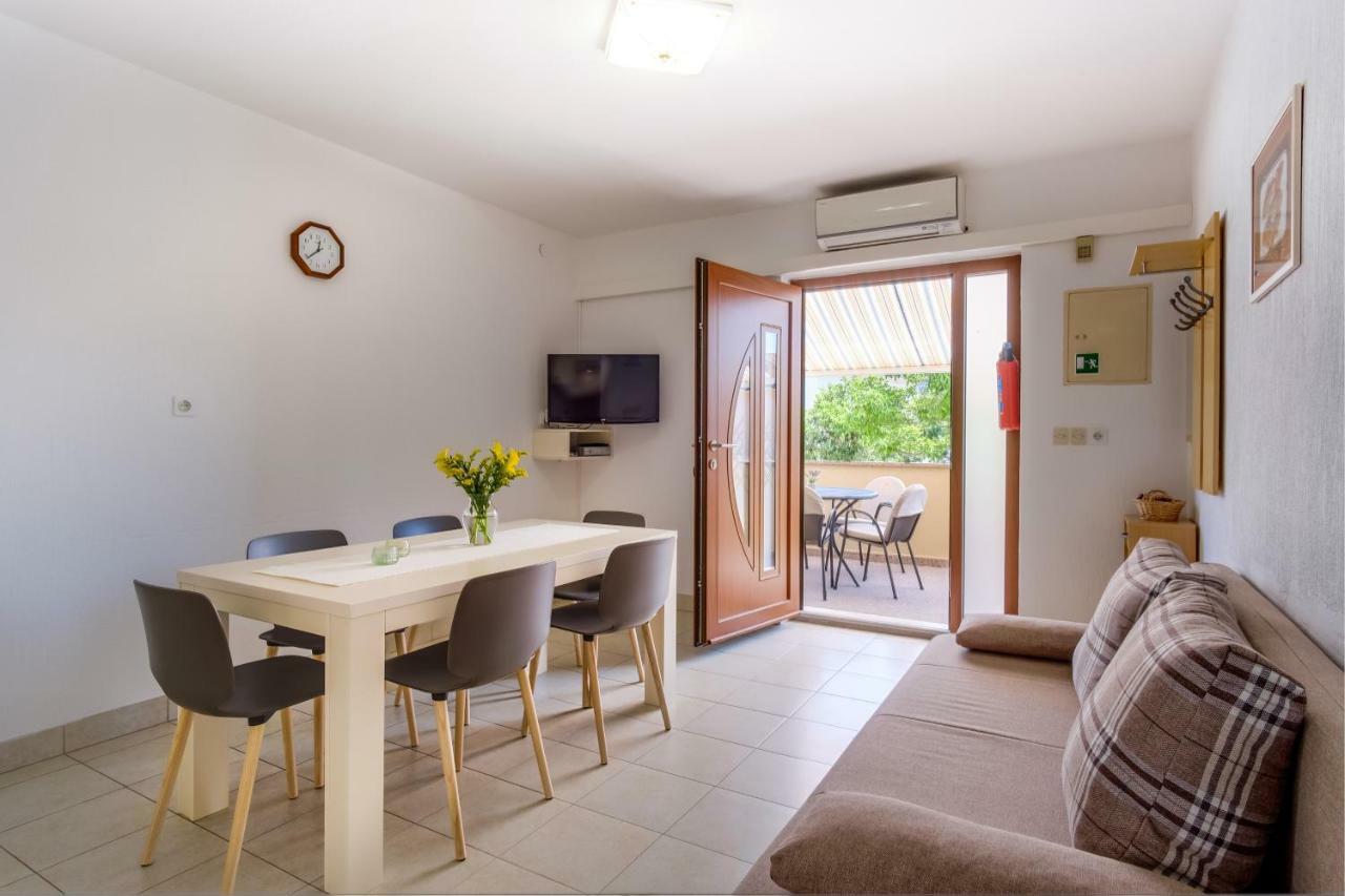 Apartments Eva Cres Dış mekan fotoğraf